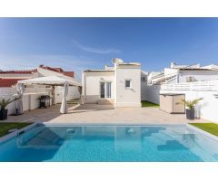 GRAN CHALET EN TORREVIEJA, 3HAB, 1 BAÑO