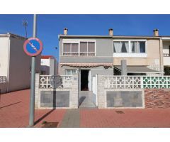 GRAN ADOSADO EN TORREVIEJA,4 HAB, 1 BAÑO, 1 ASEO