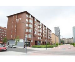 Local comercial en Alquiler en Vitoria SALBURUA Álava