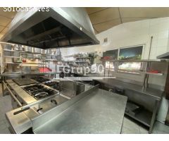 Finca con vivienda, restaurante y terreno en Bellaterra.