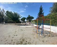 Finca con vivienda, restaurante y terreno en Bellaterra.