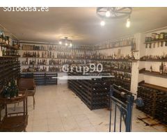 Finca con vivienda, restaurante y terreno en Bellaterra.