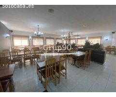 Finca con vivienda, restaurante y terreno en Bellaterra.