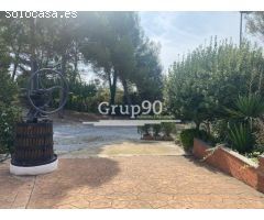 Finca con vivienda, restaurante y terreno en Bellaterra.