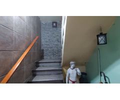 CASA DE TRES PLANTAS EN VENTA DE CUATRO HABITACIONES CON PATIO Y TERRAZA EN MANRESA.