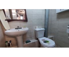 CASA DE TRES PLANTAS EN VENTA DE CUATRO HABITACIONES CON PATIO Y TERRAZA EN MANRESA.
