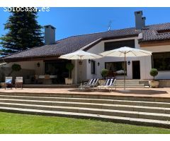 Casa / Chalet en venta en Olías del Rey de 550 m2