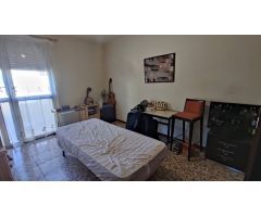 GRAN CASA DE NUEVE HABITACIONES CON TERRAZA, GARAJE Y LOCAL PARA REFORMAR A LA VENTA EN SANTPEDOR.