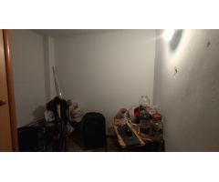 GRAN CASA DE NUEVE HABITACIONES CON TERRAZA, GARAJE Y LOCAL PARA REFORMAR A LA VENTA EN SANTPEDOR.