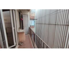 GRAN CASA DE NUEVE HABITACIONES CON TERRAZA, GARAJE Y LOCAL PARA REFORMAR A LA VENTA EN SANTPEDOR.