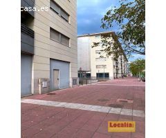 Local comercial en bruto junto a El Corte Inglés
