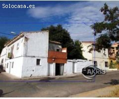 Estupendo terreno urbano en Toledo con edificaciones en su interior, ¡visítelo!