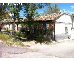 Estupendo terreno urbano en Toledo con edificaciones en su interior, ¡visítelo!