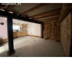 Casa esquinera con estructura reformada en Freginals