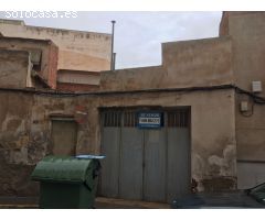 CASA ADOSADA PARA REFORMAR EN SAN ROQUE