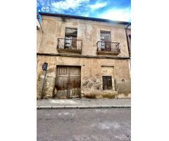 Casa adosada para reformar