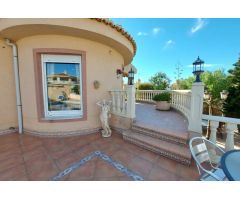Hermosa villa en Benimar