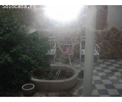 CASA CENTRICA CON LOCAL COMERCIAL
