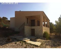 FINCA CON CASA REFORMADA Y BODEGA EN EL SEMISOTANO