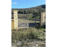 PARCELA DE TERRENO VALLADA