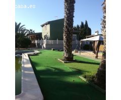 ESTUPENDO CHALET CON PISCINA Y UN ALMACÉN  DE 550 M2