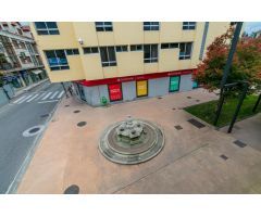 Casa de pueblo en la plaza de Tomin;o