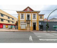 Casa de pueblo en la plaza de Tomin;o