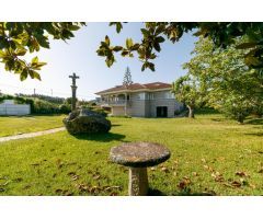 IMPRESIONANTE CHALET CON LAS MEJORES VISTAS AL MAR