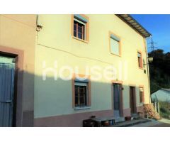Casa en venta de 215 m² Calle La Flor, 34820 Barruelo de Santullán (Palencia)