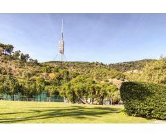 Espectacular casa de 585m2 aprox. con jardín y pisicna en lujoso complejo Torre Vilana