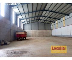 Nave Granelera junto a A-67 en Palencia