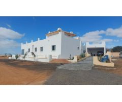 Casa-Chalet en Venta en Tarajalejo Las Palmas