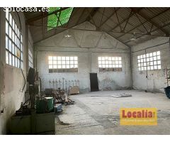 Nave industrial en el casco urbano de Torrelavega
