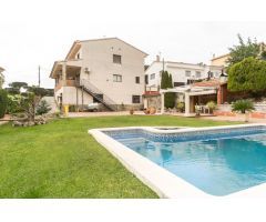 Excepcional casa con piscina y amplio garaje en Can Villalba