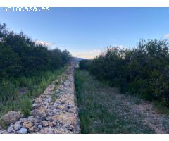 Encantador terreno con agua y luz de 1,2 ha