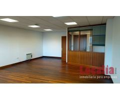 Amplia oficina profesional de 95m² en Santander