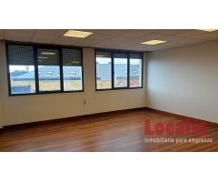 Amplia oficina profesional de 95m² en Santander