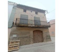 Ven a descubrir esta casa de pueblo, semi-reformada, en Sunyer, a tan solo 15 minutos de Lleida.
