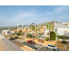 Espectacular chalet de 323 m² de superficie y 400 m² de parcela  en Calle Jaén, 03509 Finestrat (Ala