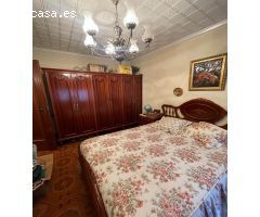 Casa de tres plantas en Elda