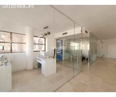 ¡Tu nueva oficina en la zona de negocios de Lleida te está esperando!