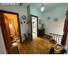 Vivienda individual en la cornisa