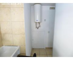 LOCAL TOTALMENTE ESQUINERO CON GRAN APARADOR EN ZONA DE PASO DE MANRESA EN VENTA