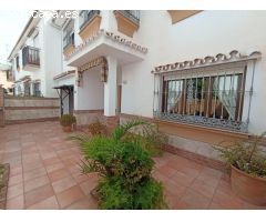 CASA ADOSADA EN PUEBLO LOPEZ-CENTRO FUENGIROLA
