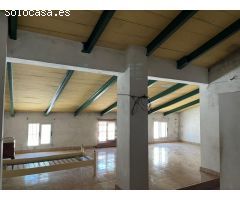 Gran casa de pueblo en el centro de Santa Olalla. Ideal inversor!!