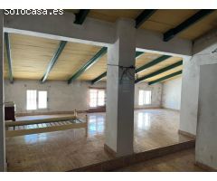 Gran casa de pueblo en el centro de Santa Olalla. Ideal inversor!!