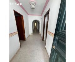 Gran casa de pueblo en el centro de Santa Olalla. Ideal inversor!!