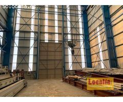 Gran nave con terreno en Aguilar de Campoo.