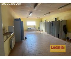 Gran nave con terreno en Aguilar de Campoo.