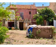 Casa de pueblo con gran terreno